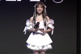 LPL女主持骆歆自曝工资：去年只赚了16万，在上海连房租都不够付图片