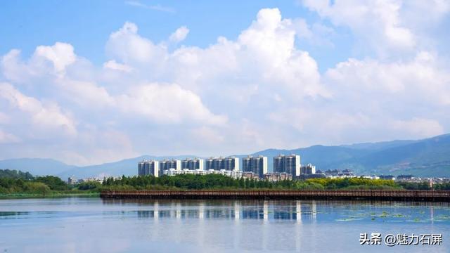 夏日里的异龙湖，邂逅石屏最美倒影🪞
