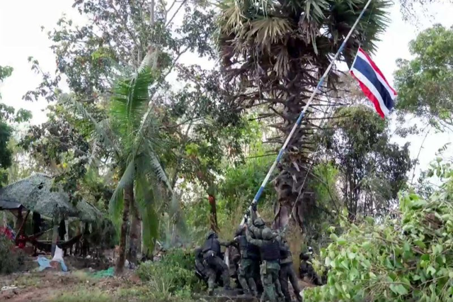 泰军宣布重创柬埔寨，缴获大批中国造导弹，特朗普的话都不听了