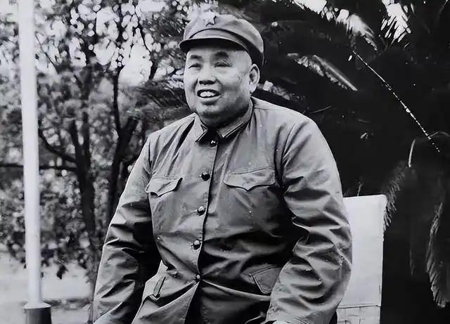 许世友当面怒问李德生：你有啥可骄傲的？李德生：等你这把火烧完