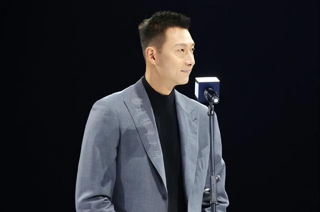 易建联嫖娼反转了，网友查到易建联是1984年出身，网曝身份证为假