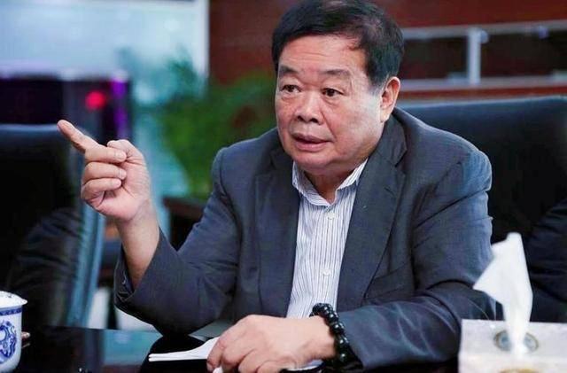曹德旺预言：2025年，没有买房的人，五年后是失败者还是幸运儿？