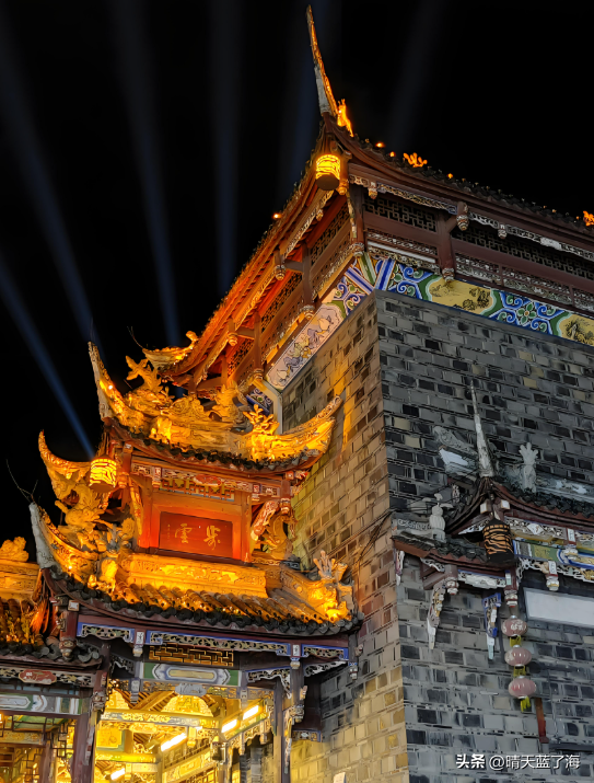 成都第一站——夜游都江堰邂逅"蓝眼泪"，央视都推荐的绝美浪漫！