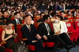 金鸡奖这一夜，娱乐圈的人情世故和江湖地位，被展现得淋漓尽致图片