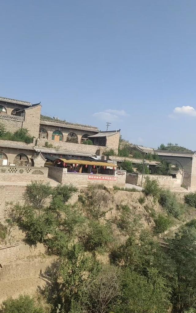 李家山 潜藏在黄土高原深处的布达拉宫