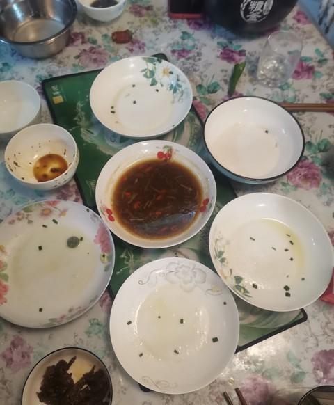 北京下了死命令：2027年底前，所有中小学必须告别“校外配餐”