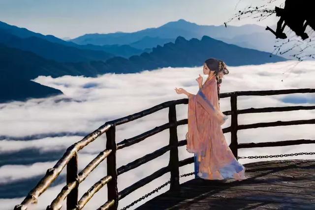 龙头山秋韵：层林尽染的摄影秘境