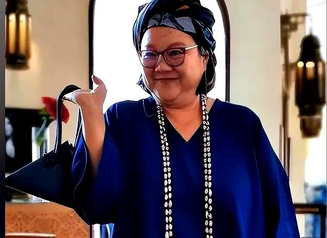 陈凯歌前妻洪晃京郊院子曝光，百平空地长草，网友：哪像名门小院