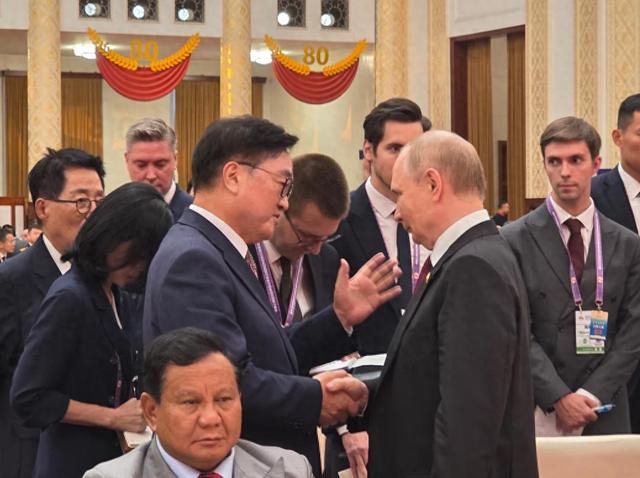 公开改口！李在明露真实面目，韩不能让中俄朝团结，将拉美日对抗