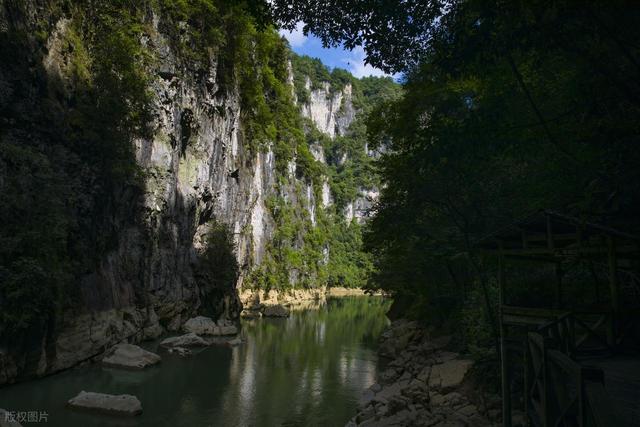 七八月份去贵州旅行不能错过的10大景点，清凉能避暑，景色又震撼