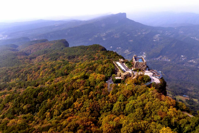 广元不远 周末优选 | 初露染山河，广元发来一份秋日邀请函