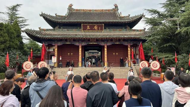 双节临汾文旅 “火出圈”：壶口瀑布、大槐树等景区客流爆棚