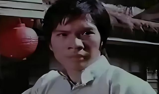 一场追悼会	，戳穿向华强夫妇在香港的真实地位，原来李连杰没说谎