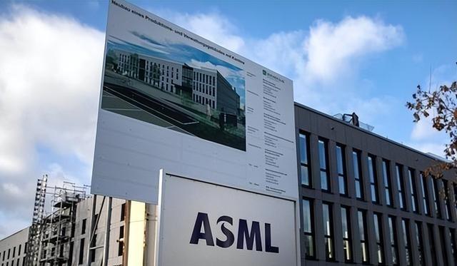 美荷两国同时发声，对中国独立研发的光刻机技术给予了强烈批评