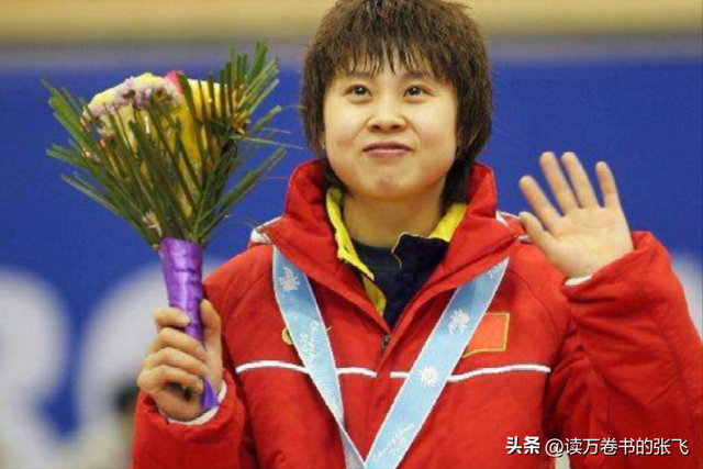 3次被国家队开除，退役11年后再看王濛现状，才明白李琰评价没错