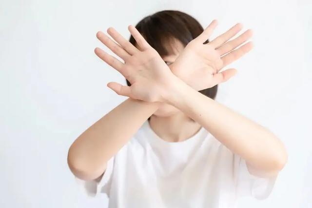 爆火的“丝瓜汤”梗，为什么这么“戳”年轻人的心？