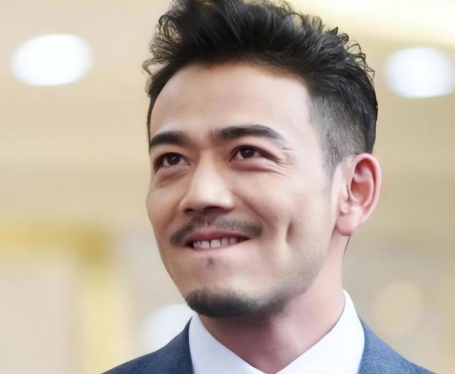 不顾央视警告顶风作案，与刘涛传绯闻的杨烁，如今下场怪不得别人