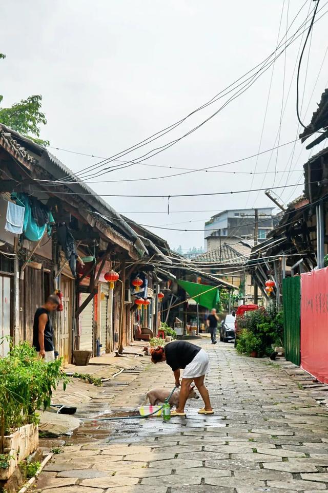成都：打白酒下馆子，逛简阳石桥百年老街