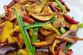 云南最好吃的野生菌见手青！见手青做法大全点赞收藏！图片