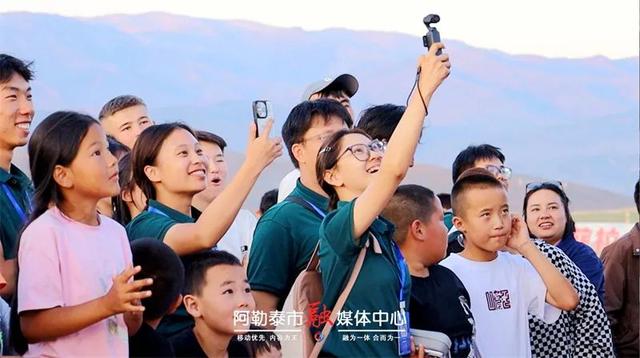 玩转阿勒泰丨蒙克牧场夏夜沸腾了 为何让游客直呼 “还想来”