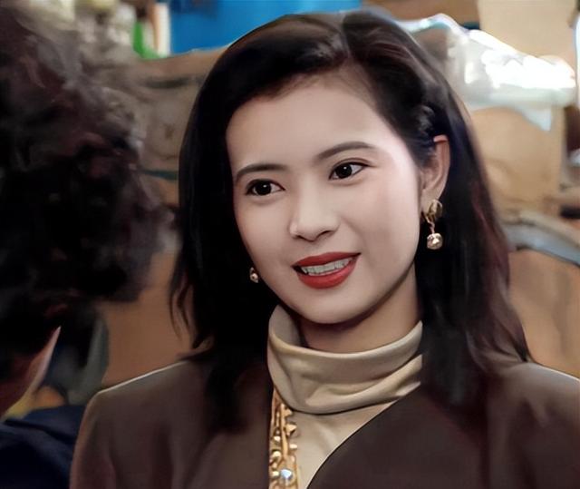 “知情人”曝蓝洁瑛被大佬性侵细节，现场多人围观，无人出手制止