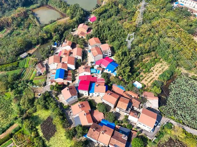 武汉郊区爆改西部牛仔小镇！江夏绕城“边角料”变身网红打卡地！