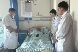 六旬老人结石剧痛，经柘城中医院“日间手术”24小时出院图片