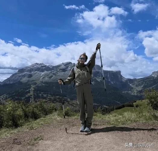 31岁带三娃还能说走就走？章泽天的登山照，戳中多少妈妈的痛点