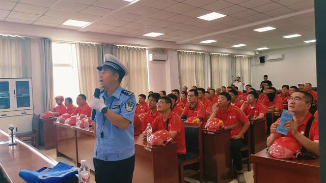 （108坊故事）警社携手共筑安全防线 京东骑手迎来“交通安全定制课”