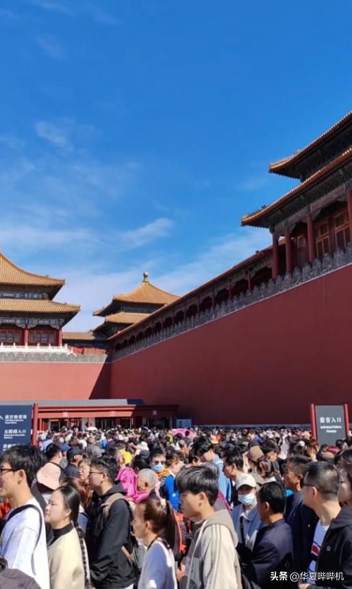 2025国庆出行报告：最堵高速、最挤景区TOP5出炉！你中招了吗？