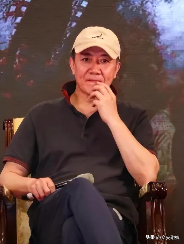 人民日报亲自点名，67岁李幼斌再破天花板，让整个娱乐圈沉默了