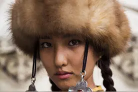 30张大开眼界的照片，穿着民族服饰的美女，夏威夷的恶魔火山图片