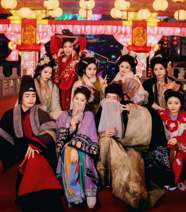 仲景养生小镇“跨年光影盛宴”火爆出圈