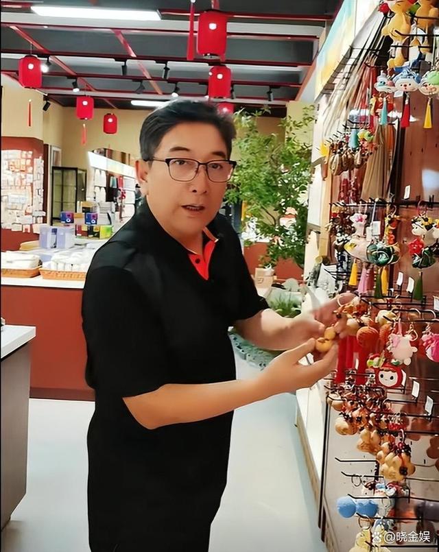 中山桥畔，盼归情长