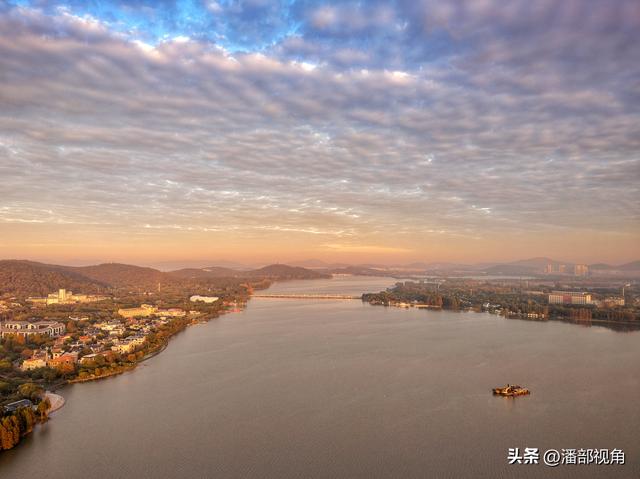 2025.11.13,日出蠡湖 ，霞光满天