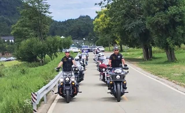 石柱千野草场与西部牛仔旋风相遇，炫美无比