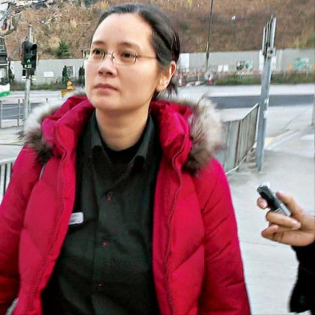 她认干爹，拍风月片，被导演霸王硬上弓，靠山去世后沦为服务员