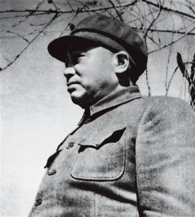 毛岸英喊了声“朱德同志	”，毛主席生气拍桌子：连我都要叫老总