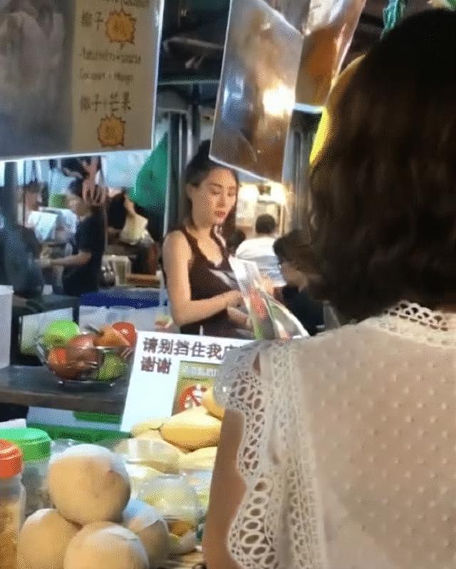 泰国大量水果腐烂，因为摊上的一句中文，中国游客：自己留着吧