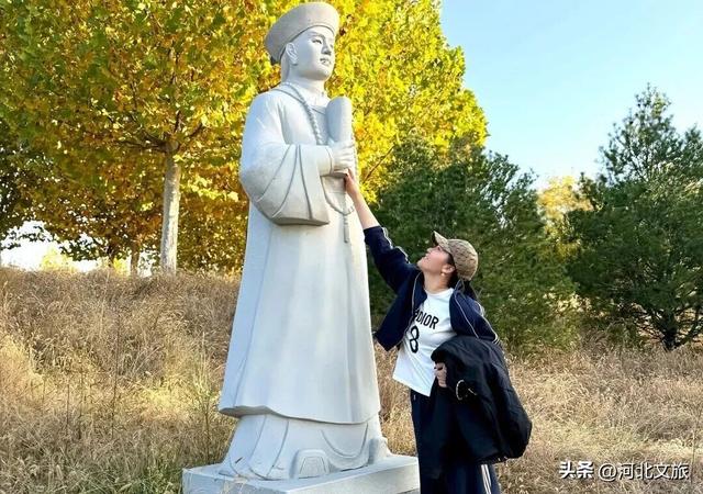 河北肃宁：红枫似火引客来 人文生态共绘秋韵画卷