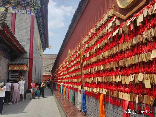 西安最值得一去的寺庙，不花钱却上香祈福全有，康熙乾隆亲笔题字