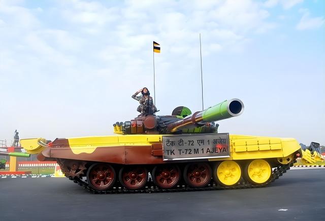 印2040年军备规划：1800辆未来战车，核航母与潜艇能否按期完成？