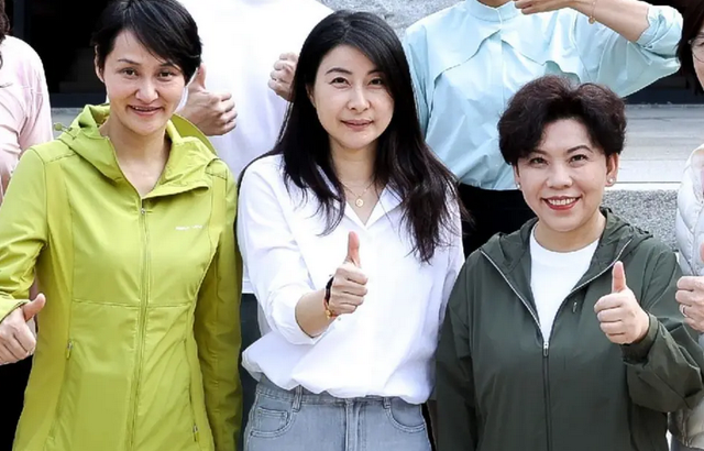 郭晶晶没想到，移居美国惨遭丈夫抛弃的高敏，已走上另一条上坡路