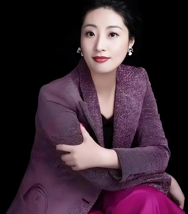 宗馥莉毕业即入职，同为二代，福耀玻璃曹晖，为什么熬30年才接班