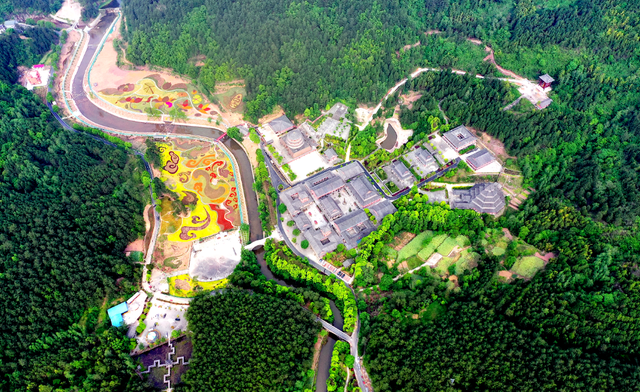 川超开zuá！跟着球赛一路向“昭”，踢球看景两不误