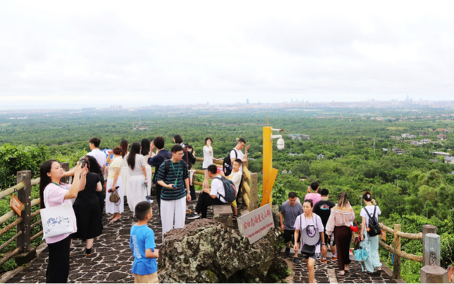 海口旅文盛宴喜迎国庆 假期首日人气火爆