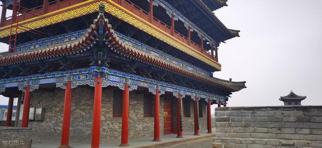 陕西与山西河南三省交界有座小城，山河壮阔，让王维都流连忘返