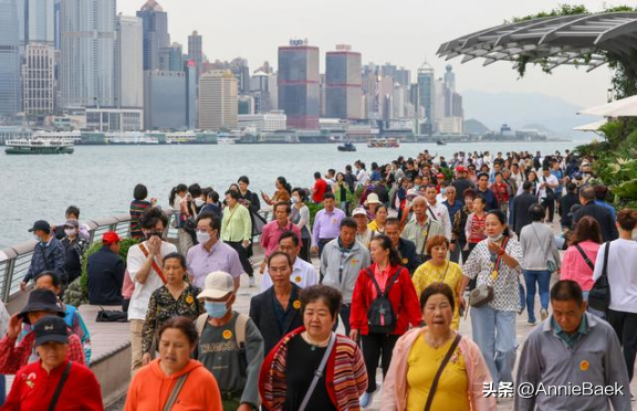 香港如何失去内地旅游市场？网友：不断挑战底线，凉凉是必然的！