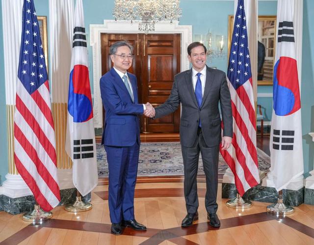李在明选的韩国外长，几天前访华大谈中韩友好，一去美国马上翻脸