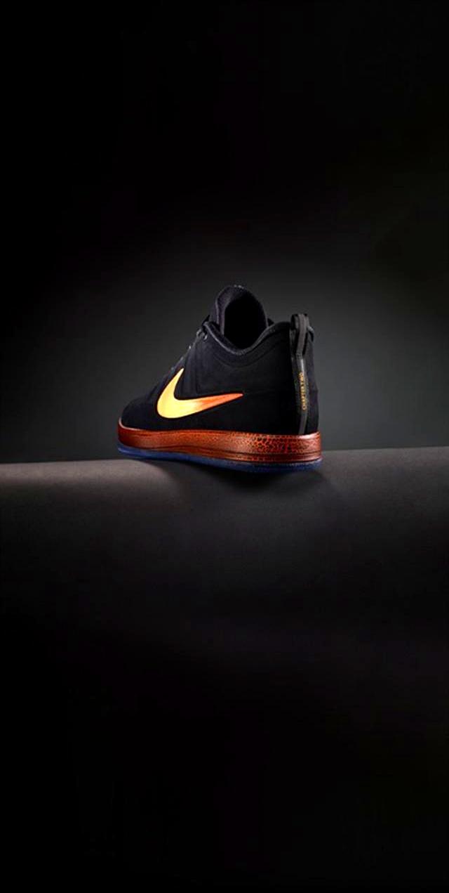 突发！Nike 无预警官宣 Book 2！